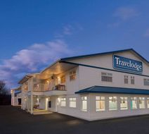 Travelodge Salmon Arm Exterior