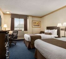 Days Inn & Suites Sault Ste Marie Room
