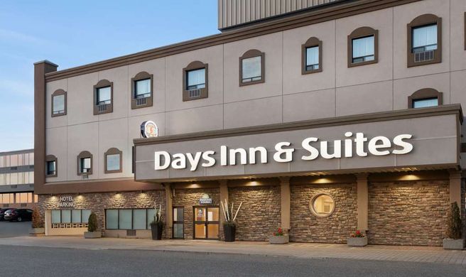 Days Inn & Suites Sault Ste Marie Exterior