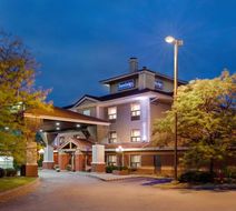 Travelodge Oshawa Exterior