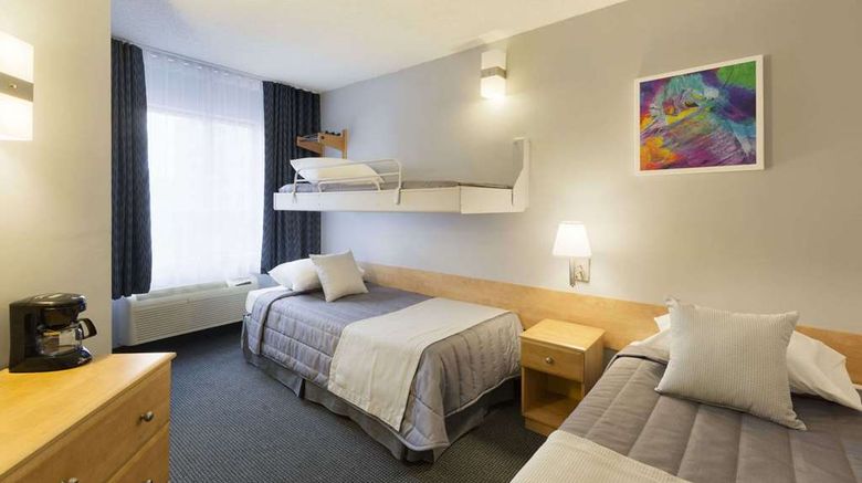 <b>Travelodge Hotel Montreal Centre Room</b>. Images powered by <a href="https://iceportal.shijigroup.com/" title="IcePortal" target="_blank">IcePortal</a>.