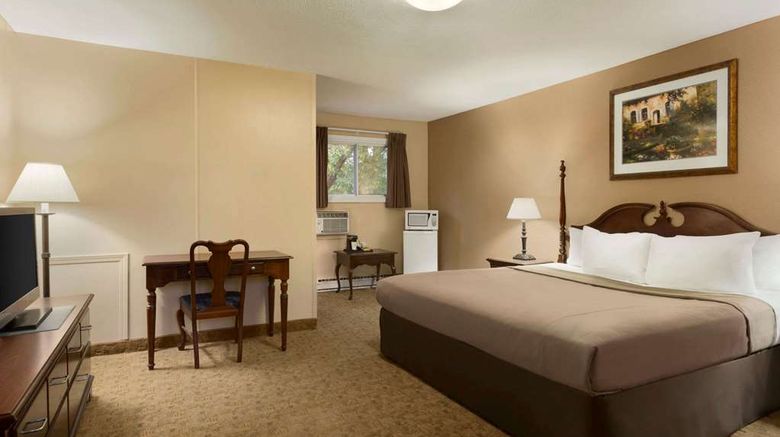 <b>Travelodge Kenora Room</b>. Images powered by <a href="https://iceportal.shijigroup.com/" title="IcePortal" target="_blank">IcePortal</a>.