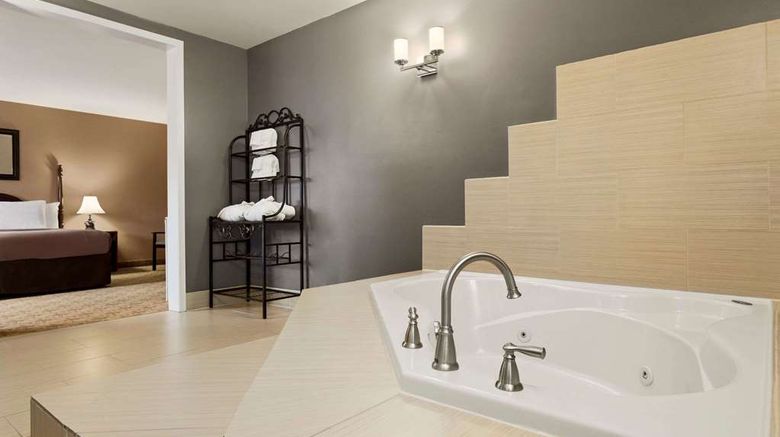 <b>Travelodge Kenora Suite</b>. Images powered by <a href="https://iceportal.shijigroup.com/" title="IcePortal" target="_blank">IcePortal</a>.