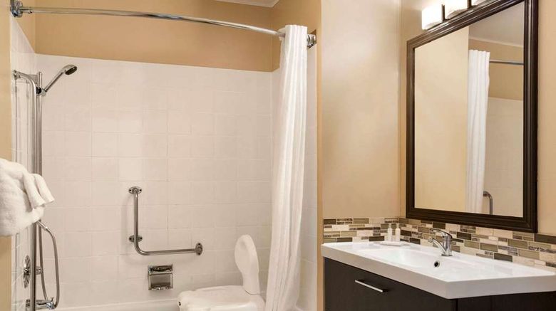 <b>Travelodge Kenora Room</b>. Images powered by <a href="https://iceportal.shijigroup.com/" title="IcePortal" target="_blank">IcePortal</a>.