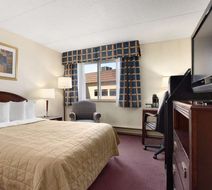 Travelodge Ottawa East Room