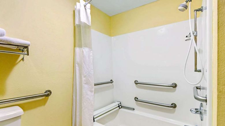 <b>Days Inn Covington Room</b>. Images powered by <a href="https://iceportal.shijigroup.com/" title="IcePortal" target="_blank">IcePortal</a>.