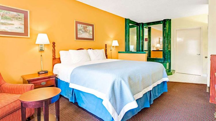 Days Inn Covington Room
