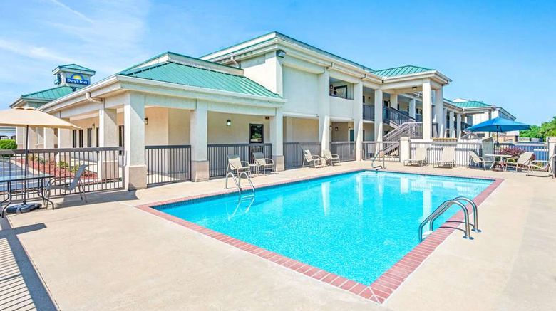 <b>Days Inn Covington Pool</b>. Images powered by <a href="https://iceportal.shijigroup.com/" title="IcePortal" target="_blank">IcePortal</a>.