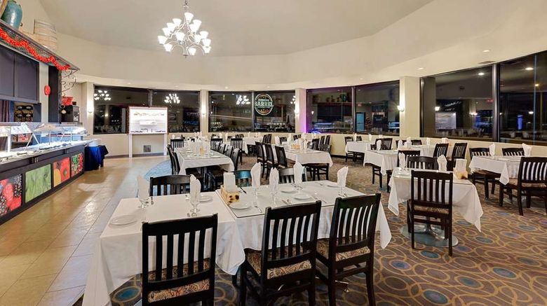 <b>Ramada Kamloops Restaurant</b>. Images powered by <a href="https://iceportal.shijigroup.com/" title="IcePortal" target="_blank">IcePortal</a>.