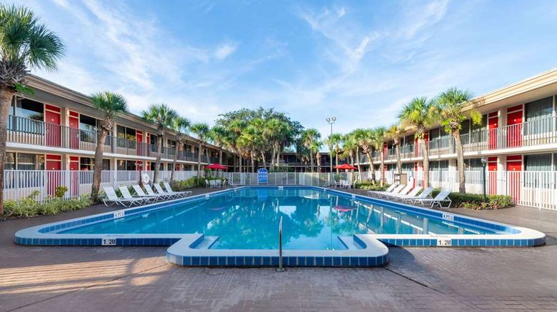 <b>Ramada by Wyndham Kissimmee Gateway Pool</b>. Images powered by <a href="https://iceportal.shijigroup.com/" title="IcePortal" target="_blank">IcePortal</a>.