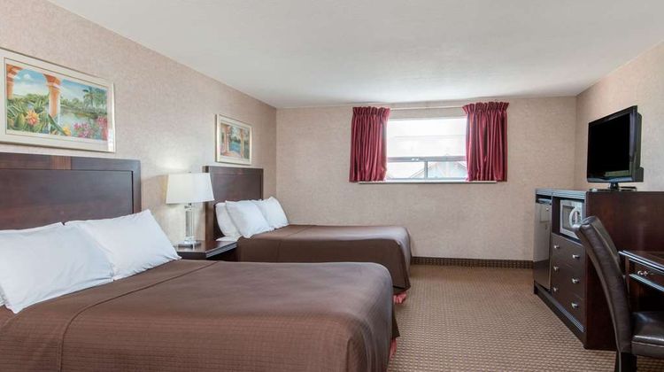 Howard Johnson Inn Gravenhurst Room