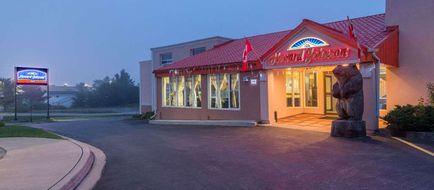 Howard Johnson Inn Gravenhurst Exterior