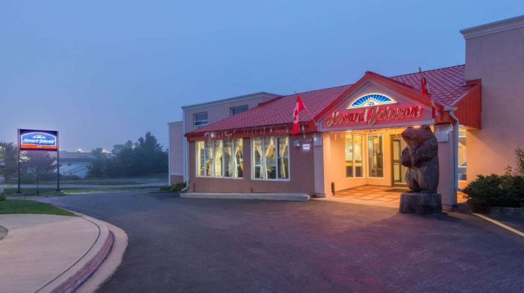Howard Johnson Inn Gravenhurst Exterior