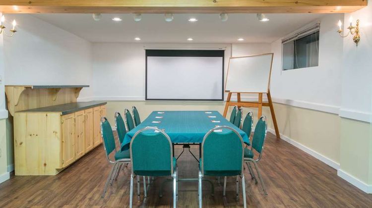 Howard Johnson Inn Gravenhurst Meeting