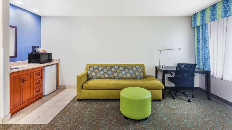 Days Inn & Suites East Flagstaff Suite