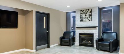 Super 8 Indianapolis/NE/Castleton Area Lobby