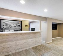 Super 8 Indianapolis/NE/Castleton Area Lobby