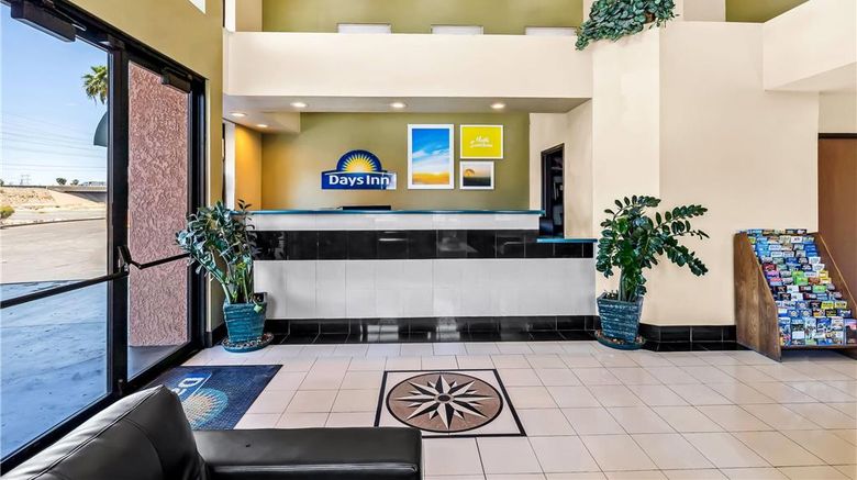 <b>Days Inn Tucson Airport Lobby</b>. Images powered by <a href="https://iceportal.shijigroup.com/" title="IcePortal" target="_blank">IcePortal</a>.