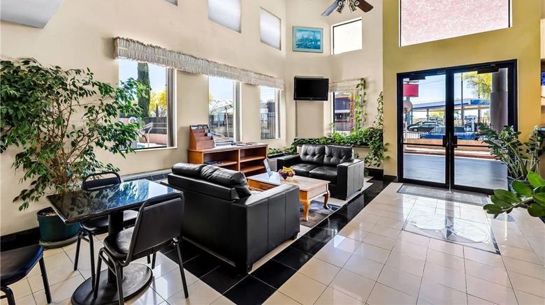 <b>Days Inn Tucson Airport Lobby</b>. Images powered by <a href="https://iceportal.shijigroup.com/" title="IcePortal" target="_blank">IcePortal</a>.