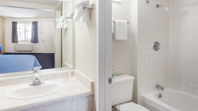 <b>Days Inn Barstow Room</b>. Images powered by <a href="https://iceportal.shijigroup.com/" title="IcePortal" target="_blank">IcePortal</a>.