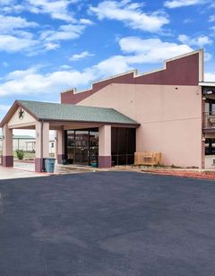 Super 8 by Wyndham Giddings