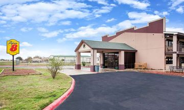 Super 8 by Wyndham Giddings