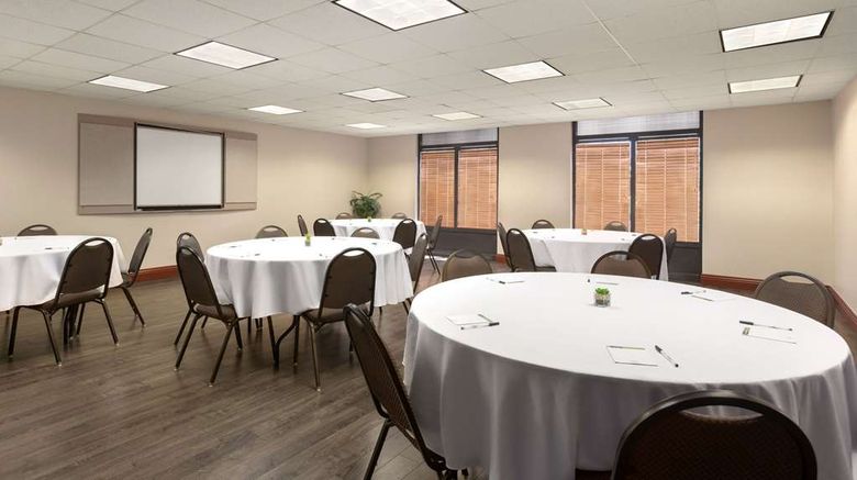 <b>Wingate by Wyndham Montgomery Meeting</b>. Images powered by <a href="https://iceportal.shijigroup.com/" title="IcePortal" target="_blank">IcePortal</a>.