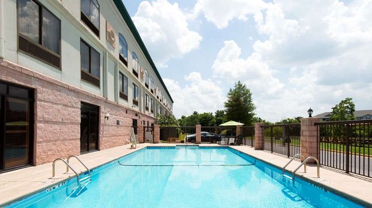 Wingate by Wyndham Montgomery Pool