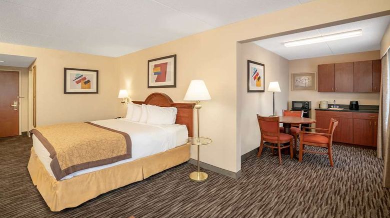 <b>Wingate by Wyndham Charlotte Arpt I-85 Suite</b>. Images powered by <a href="https://iceportal.shijigroup.com/" title="IcePortal" target="_blank">IcePortal</a>.