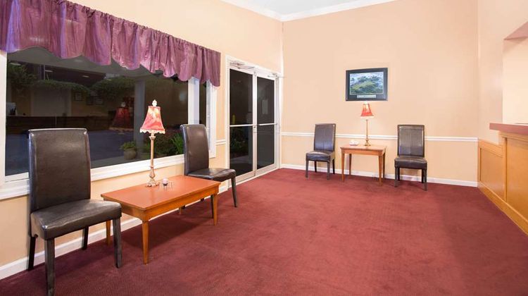 Knights Inn Augusta Lobby