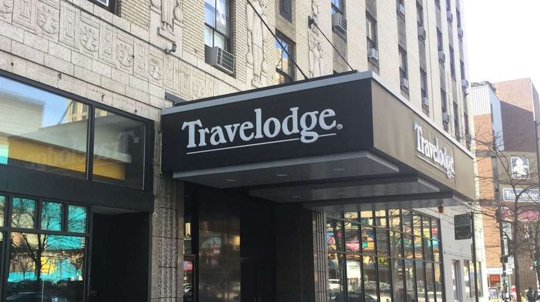 <b>Travelodge Hotel Downtown Chicago Exterior</b>. Images powered by <a href="https://iceportal.shijigroup.com/" title="IcePortal" target="_blank">IcePortal</a>.