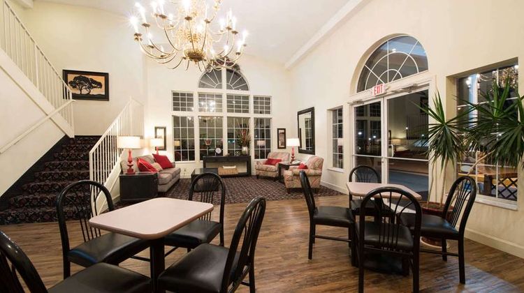 Super 8 Richmond Lobby