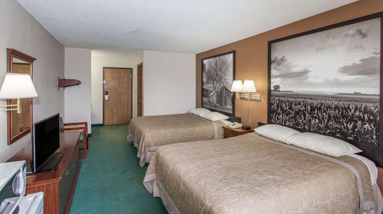 Super 8 Richmond Room