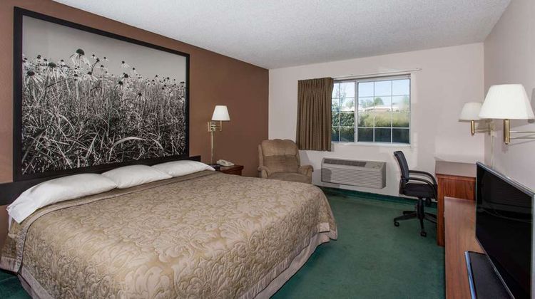 Super 8 Richmond Room