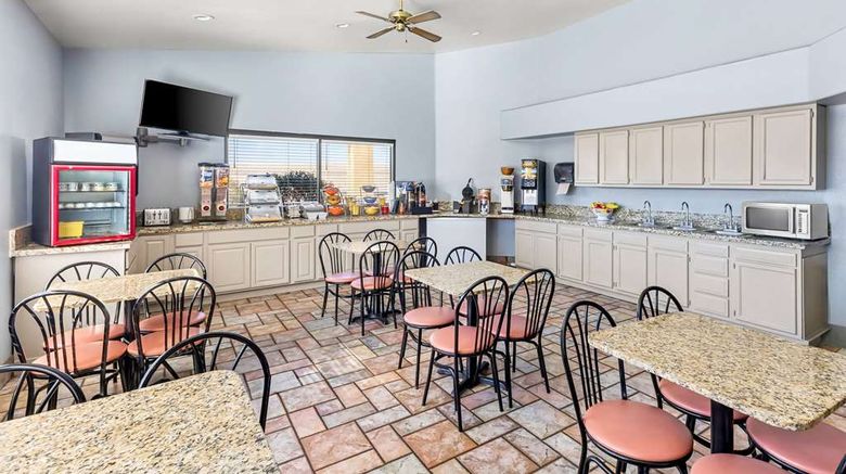 <b>Days Inn by Wyndham Buckeye Restaurant</b>. Images powered by <a href="https://iceportal.shijigroup.com/" title="IcePortal" target="_blank">IcePortal</a>.