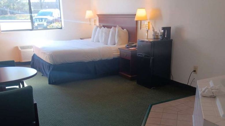 <b>Ramada Limited Mount Sterling Room</b>. Images powered by <a href="https://iceportal.shijigroup.com/" title="IcePortal" target="_blank">IcePortal</a>.