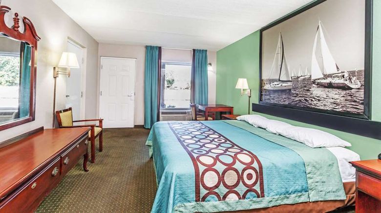 <b>Super 8 Marianna Room</b>. Images powered by <a href="https://iceportal.shijigroup.com/" title="IcePortal" target="_blank">IcePortal</a>.