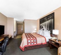 Super 8 Winfield/Quail Ridge Area Room