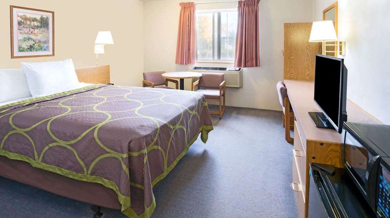 <b>Super 8 Redmond Room</b>. Images powered by <a href="https://iceportal.shijigroup.com/" title="IcePortal" target="_blank">IcePortal</a>.