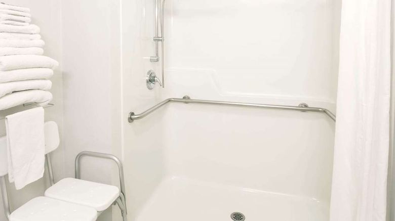<b>Super 8 Redmond Room</b>. Images powered by <a href="https://iceportal.shijigroup.com/" title="IcePortal" target="_blank">IcePortal</a>.