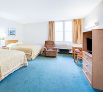 Super 8 Brooklyn Room