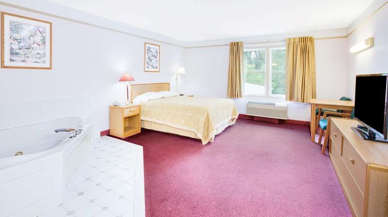 <b>Super 8 Brooklyn Room</b>. Images powered by <a href="https://iceportal.shijigroup.com/" title="IcePortal" target="_blank">IcePortal</a>.