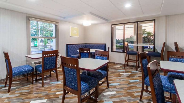 <b>Days Inn by Wyndham Wilmington/Newark Lobby</b>. Images powered by <a href="https://iceportal.shijigroup.com/" title="IcePortal" target="_blank">IcePortal</a>.