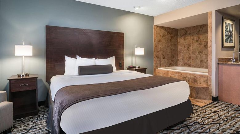 <b>Days Inn & Suites Wausau Suite</b>. Images powered by <a href="https://iceportal.shijigroup.com/" title="IcePortal" target="_blank">IcePortal</a>.