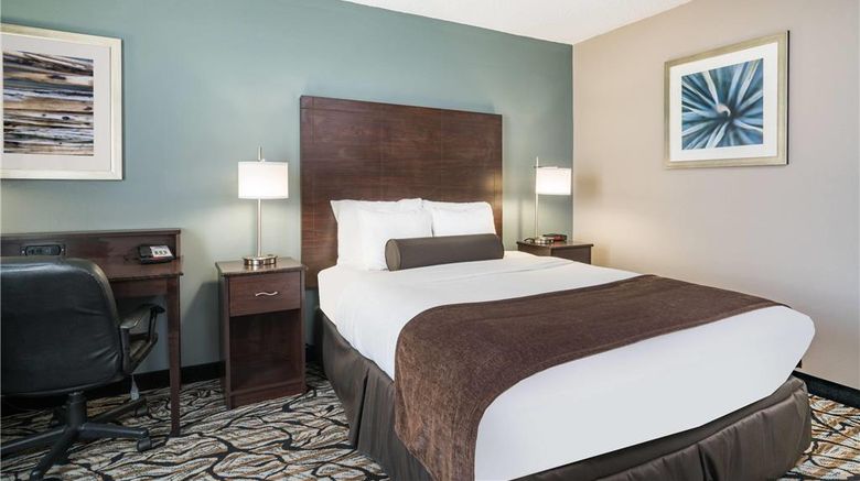 <b>Days Inn & Suites Wausau Room</b>. Images powered by <a href="https://iceportal.shijigroup.com/" title="IcePortal" target="_blank">IcePortal</a>.