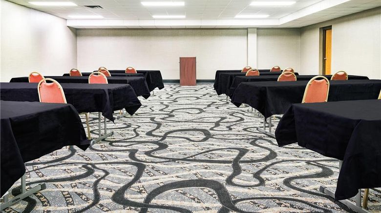 <b>Days Inn & Suites Wausau Meeting</b>. Images powered by <a href="https://iceportal.shijigroup.com/" title="IcePortal" target="_blank">IcePortal</a>.
