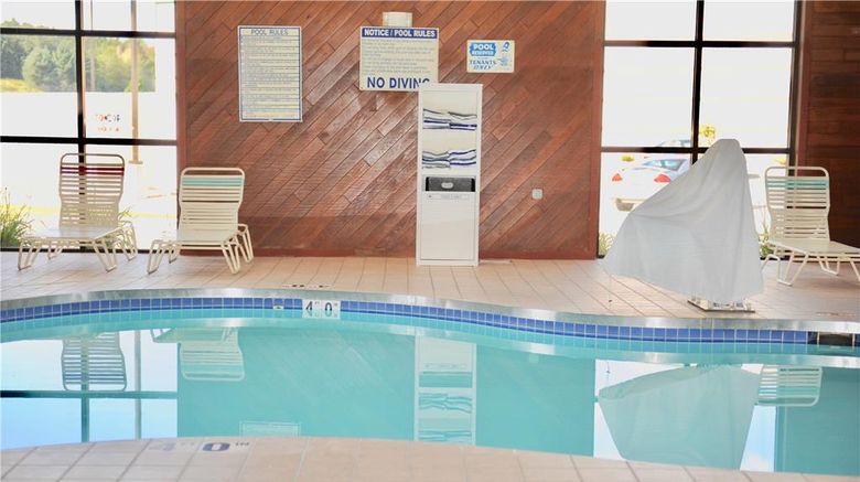 <b>Days Inn & Suites Wausau Pool</b>. Images powered by <a href="https://iceportal.shijigroup.com/" title="IcePortal" target="_blank">IcePortal</a>.