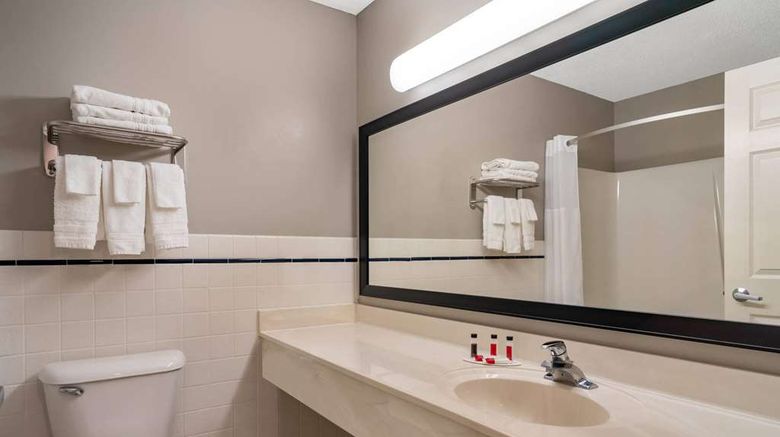<b>Baymont by Wyndham Baldwin Room</b>. Images powered by <a href="https://iceportal.shijigroup.com/" title="IcePortal" target="_blank">IcePortal</a>.