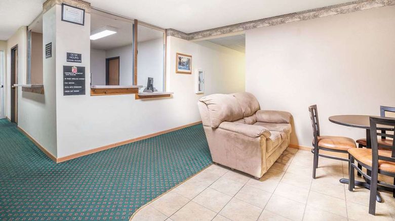 <b>Super 8 Phillips Lobby</b>. Images powered by <a href="https://iceportal.shijigroup.com/" title="IcePortal" target="_blank">IcePortal</a>.