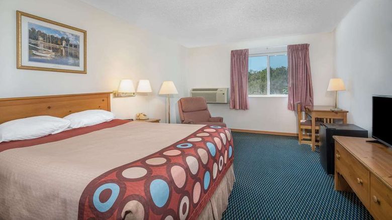 <b>Super 8 Phillips Room</b>. Images powered by <a href="https://iceportal.shijigroup.com/" title="IcePortal" target="_blank">IcePortal</a>.